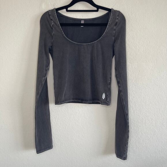 Free People Movement Grey Long Sleeve Scoop Neck Cropped Tee - Size S - Picture 1 of 5